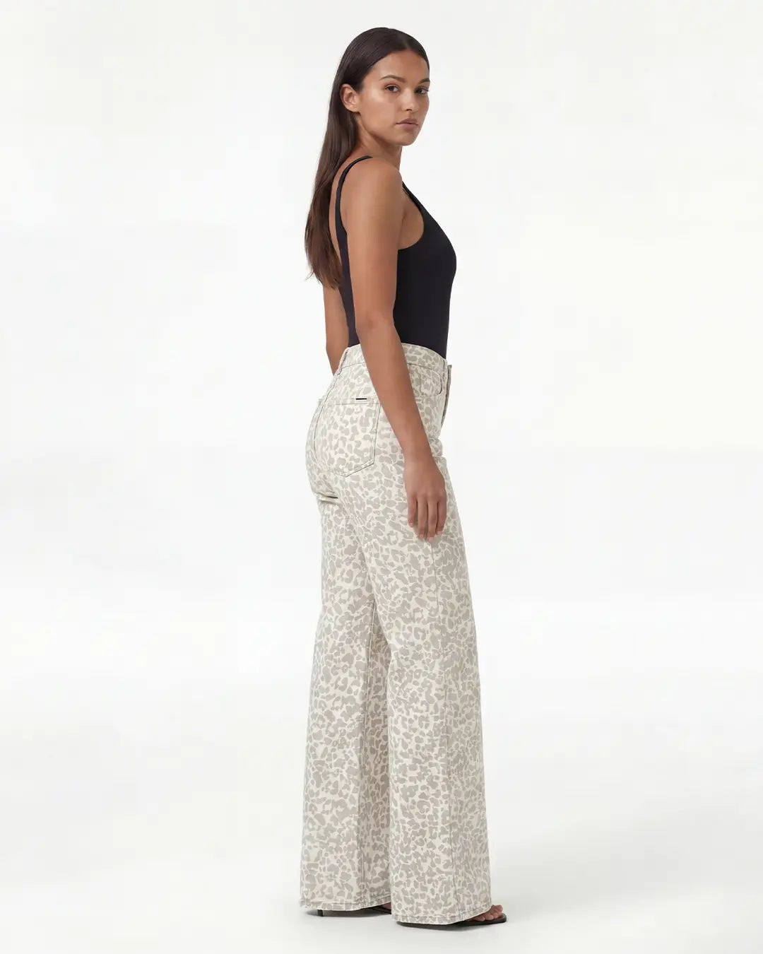 BBL Wide Leg Jeans Mid Rise